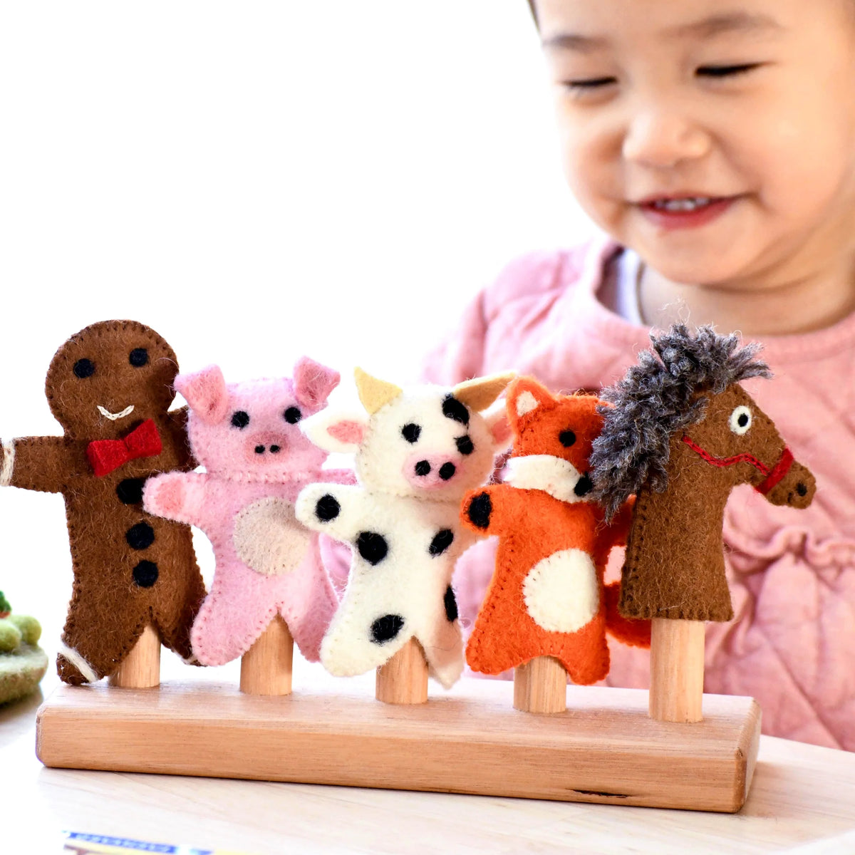 Tara's Treasures Gingerbread Man Story, Finger Puppet Set