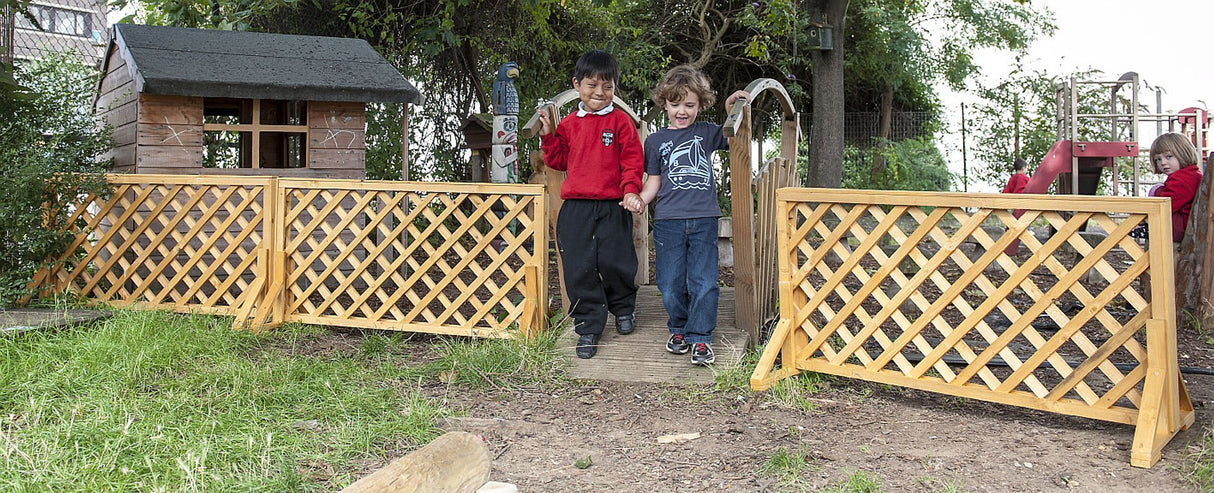 Cosy Fence Divider X 3 (+ 6 Feet) And Instructions (Direct Shipping Item) - Little Whispers