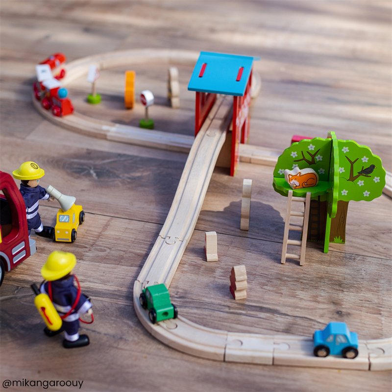 Bigjigs Fire Station Train Set with Accessories - Little Whispers
