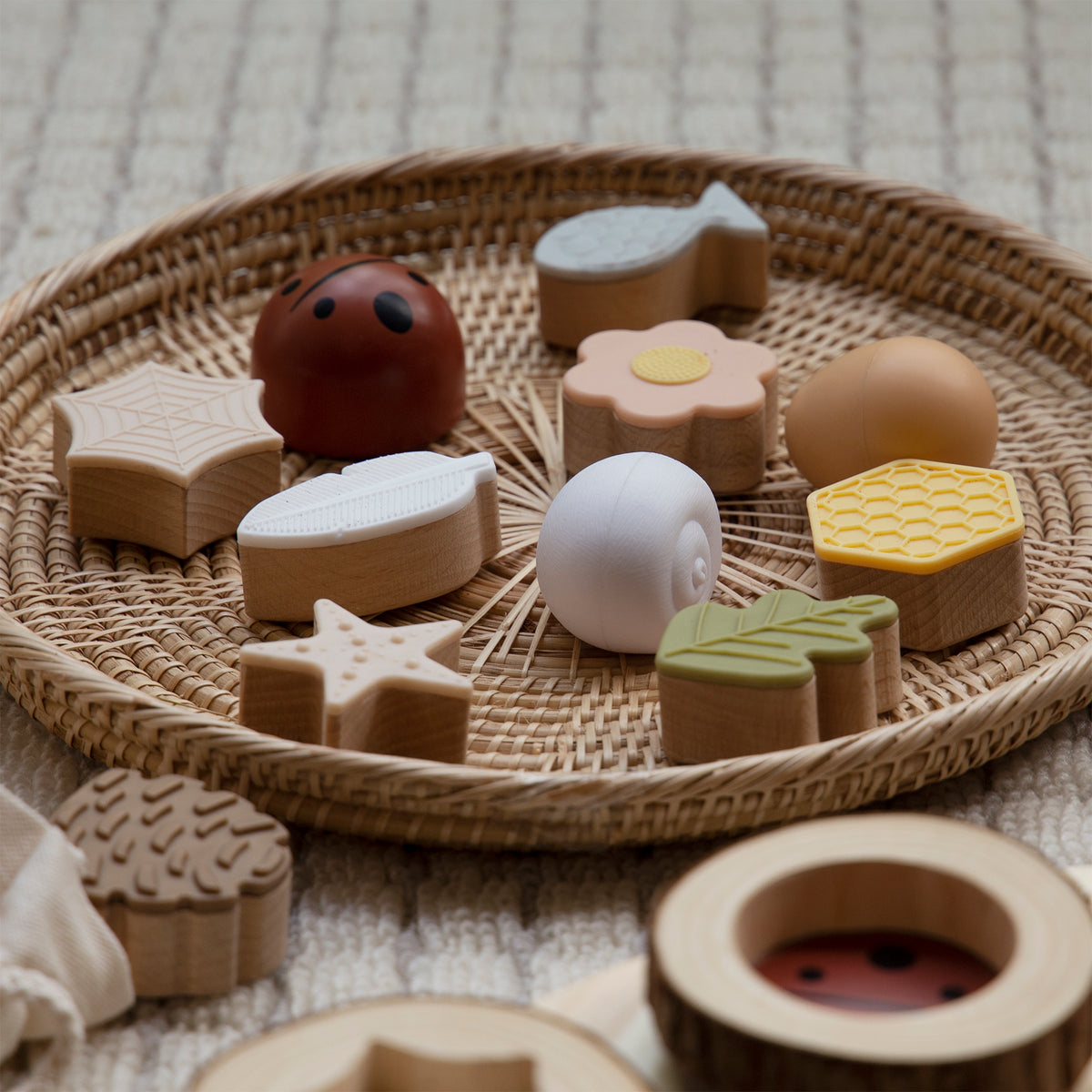 Guidecraft Nature Feel & Find 24 pc set