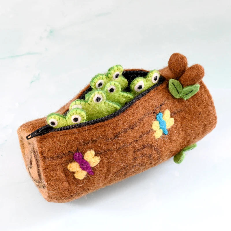 Tara's Treasures 5 Little Speckled Frogs with Log Bag - Finger Puppet Set