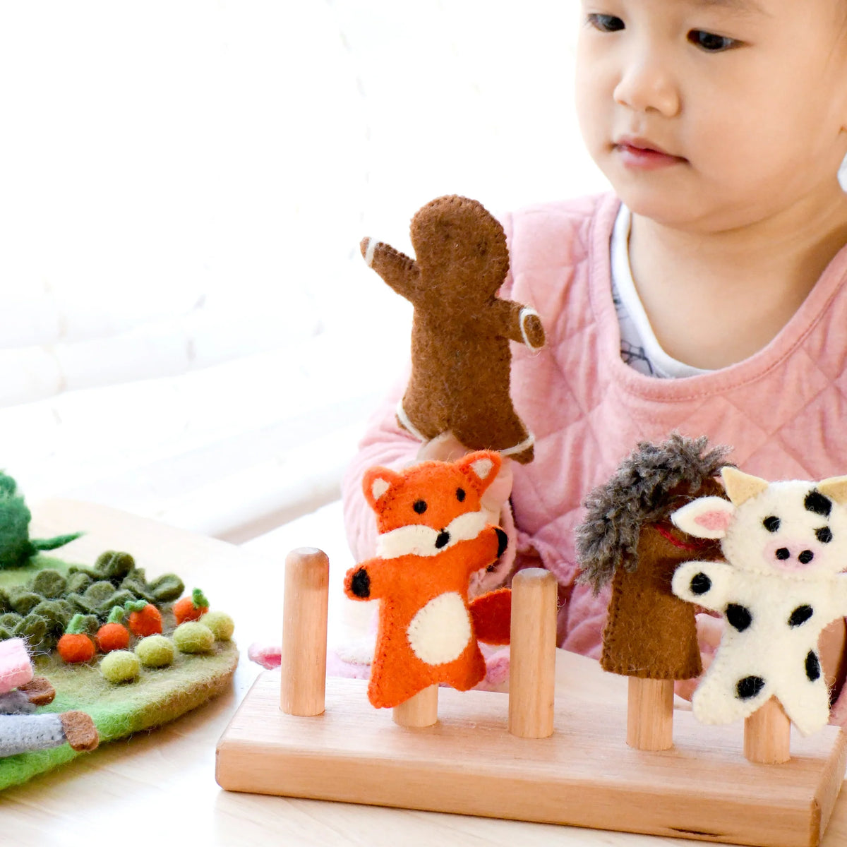 Tara's Treasures Gingerbread Man Story, Finger Puppet Set