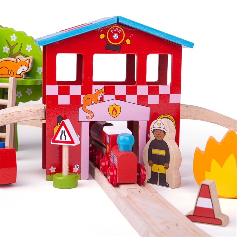 Bigjigs Fire Station Train Set with Accessories - Little Whispers